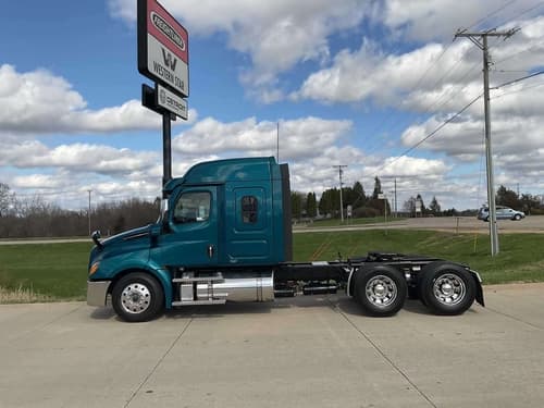 2023 Freightliner Cascadia 126