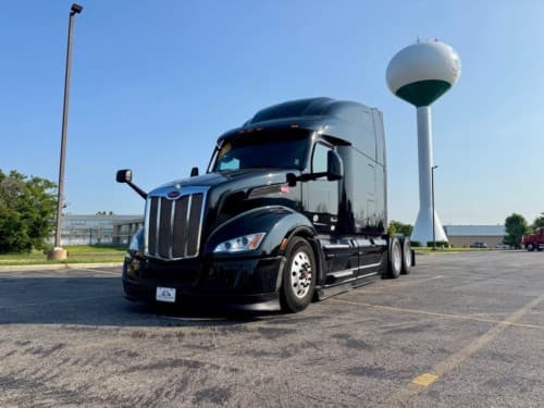 2023 Peterbilt 579