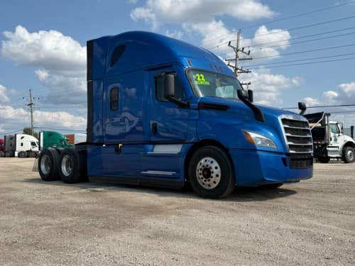 2022 Freightliner - Swift Fleet Owned - 448k