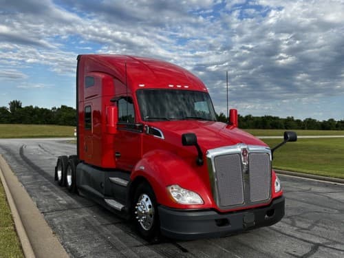 Used 2022 KENWORTH T680