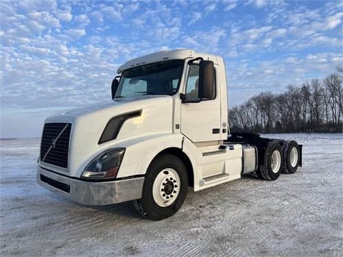 2015 Volvo VNL670