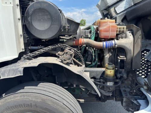 2016 Volvo VNL670 image 8