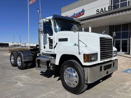 Used 2019 MACK PINNACLE Conventional - Day Cab in Oklahoma City, OK image 3