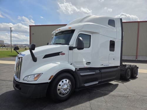Used 2023 PETERBILT 579