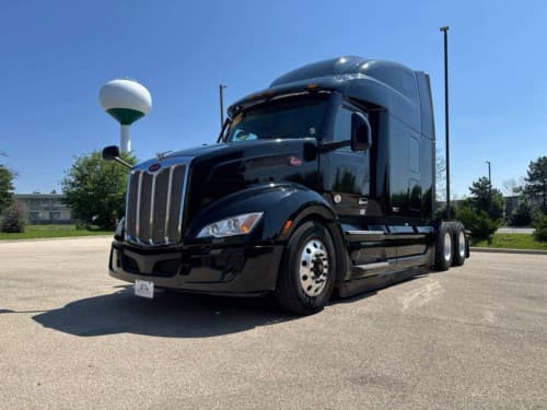 2022 Peterbilt 579