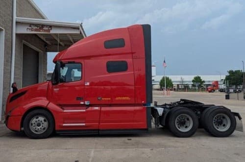 2023 Volvo VNL64T760