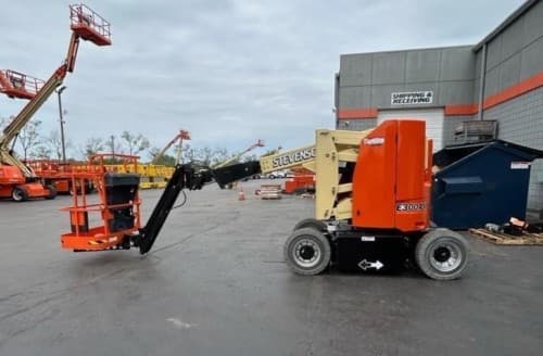 2016 JLG E300AJP PL7787