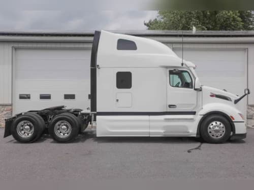 2023 Peterbilt 579