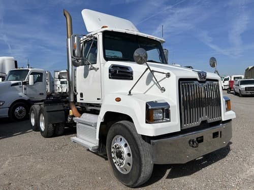 2018 Western star 4700 image 2