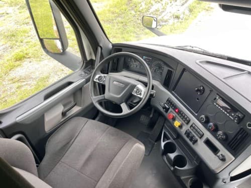 2022 Freightliner Cascadia 126 image 13