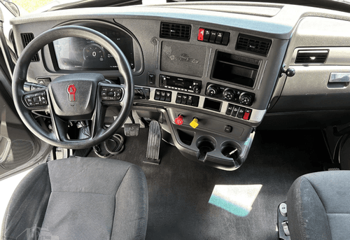 2023 Kenworth T680 image 6