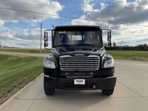 2017 Freightliner M2