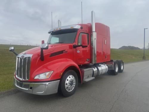 2023 Peterbilt 579