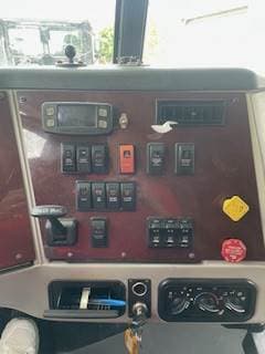 2016 Western star 5700XE image 3