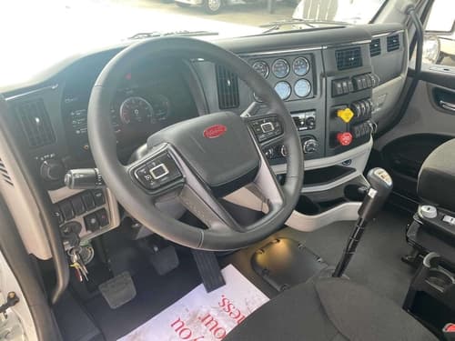 2014 Peterbilt 388 image 5