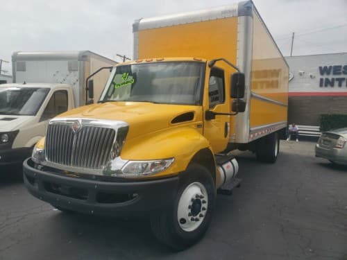 2021 International MV607 with a 26' Box