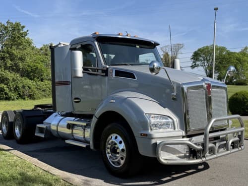 Used 2021 KENWORTH T880