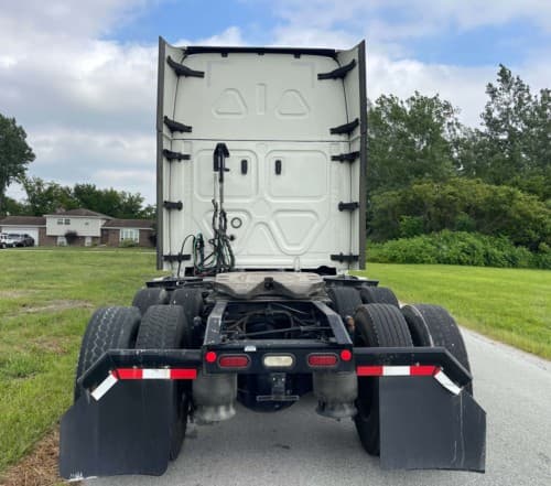 2022 Freightliner Cascadia 126 image 6