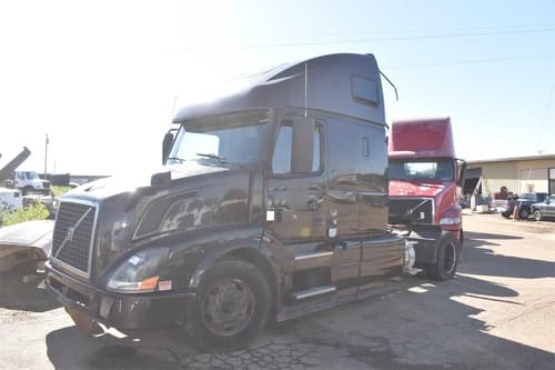 2013 Volvo VNL670