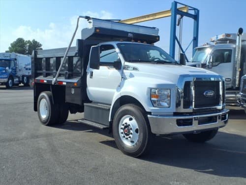 2027 Ford F750 SD