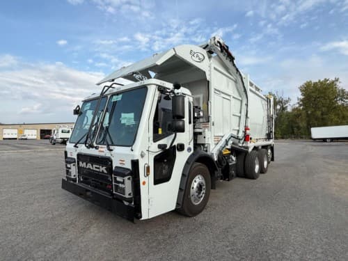 2025 MACK LR64R 120653