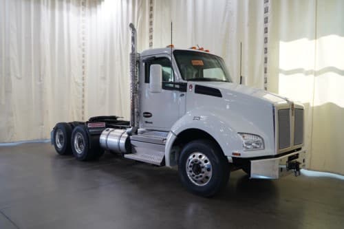 New 2027 KENWORTH T880