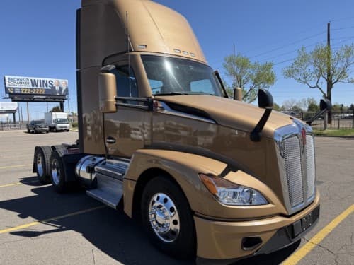 Used 2023 KENWORTH T680
