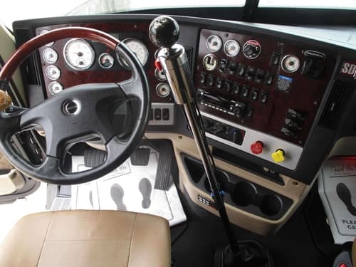 2022 Freightliner SD122 image 3