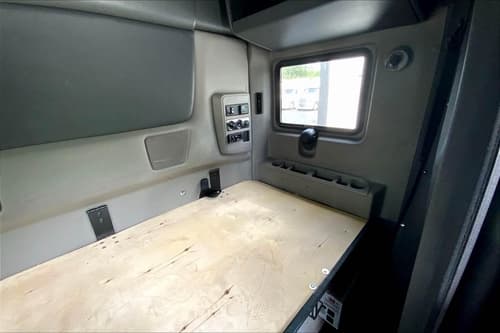 2022 International LT625 Sleeper Semi Truck - 56" Hi Rise Sleeper, Cummins 400HP, 12 Speed image 10