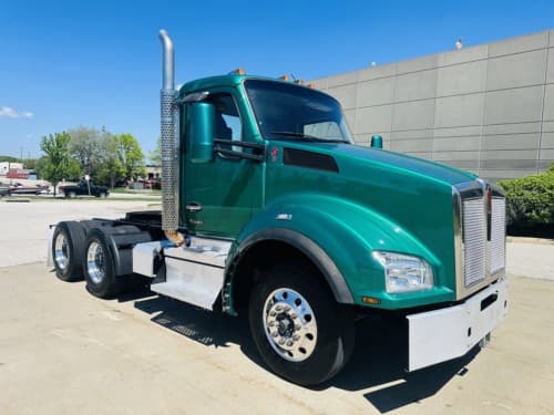 Used 2023 KENWORTH T880