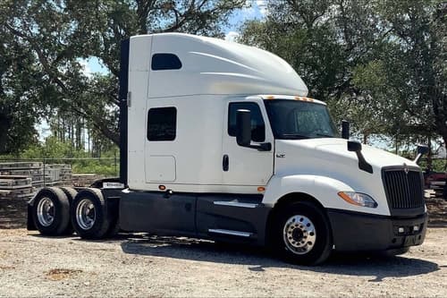 2021 International LT625