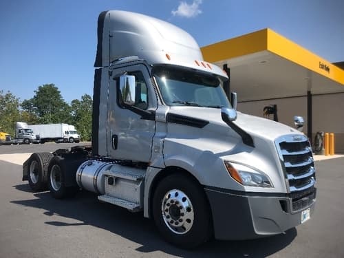Used 2020 FREIGHTLINER Conventional - Day Cab, Tractor - CASCADIA 126 For Sale