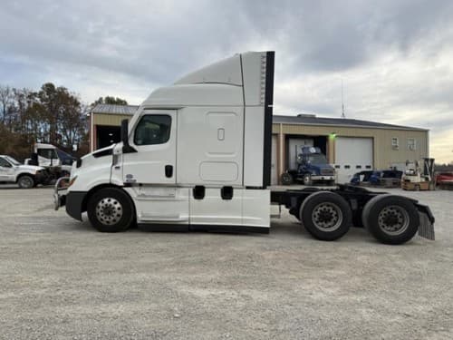 2021 Freightliner Cascadia 116