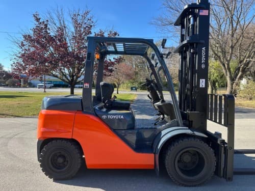 2018 TOYOTA 8FD40U PNEUMATIC FORKLIFT