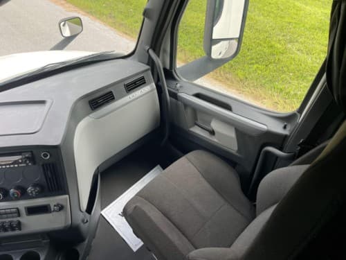 2022 Freightliner Cascadia 126 image 14