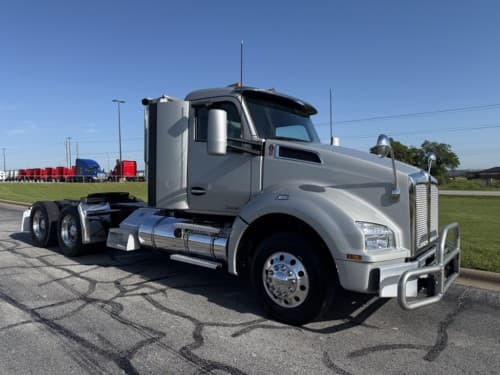 Used 2021 KENWORTH T880