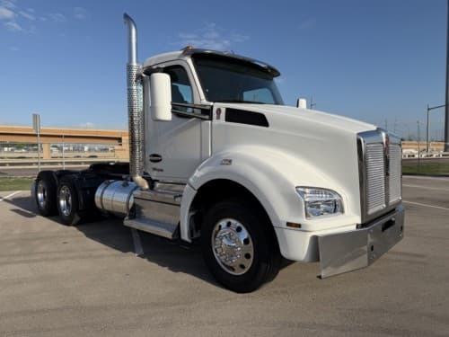 Used 2024 KENWORTH T880