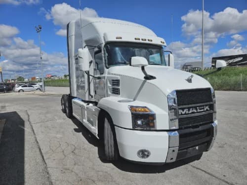 Used 2022 MACK Conventional - Sleeper Truck
