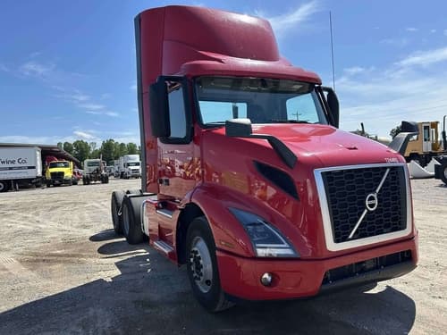 2020 Volvo VNR64T300