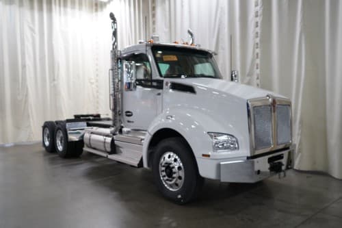 New 2027 KENWORTH T880