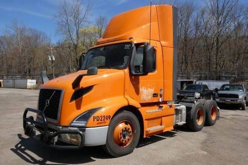 2020 Volvo VNR
