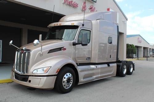 2023 Peterbilt 579