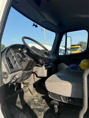 2019 Freightliner M2