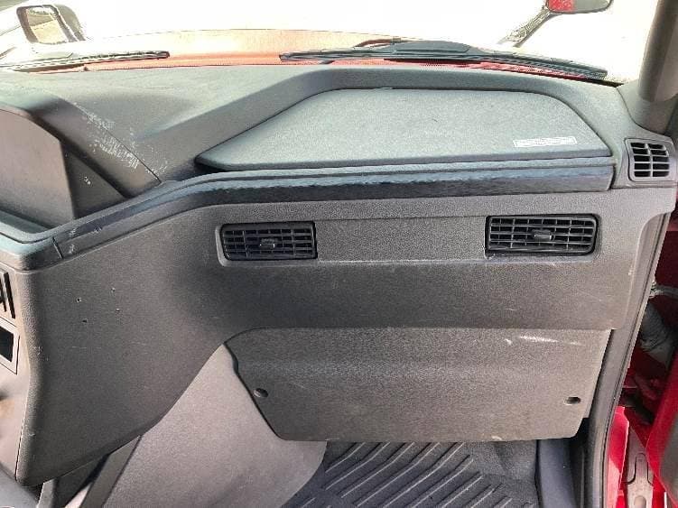2022 International LT625 image 6