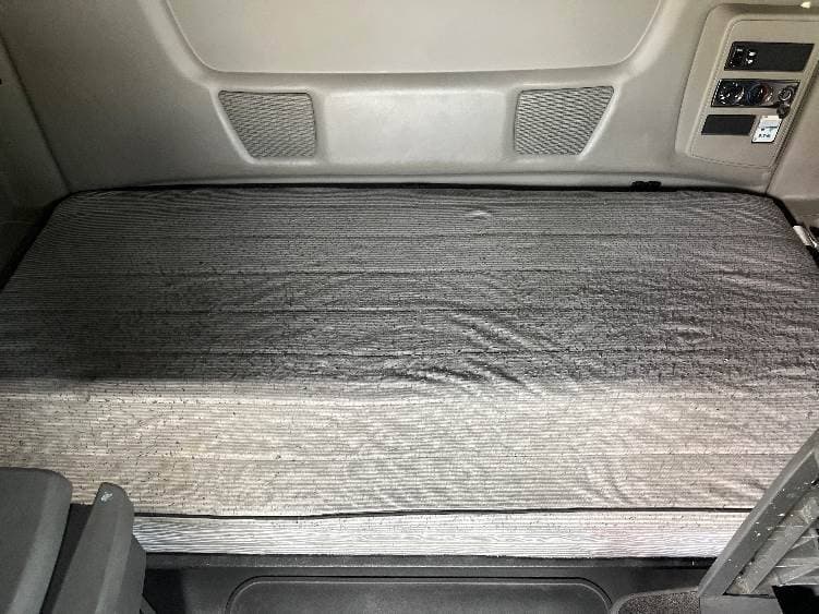2022 International LT625 image 11
