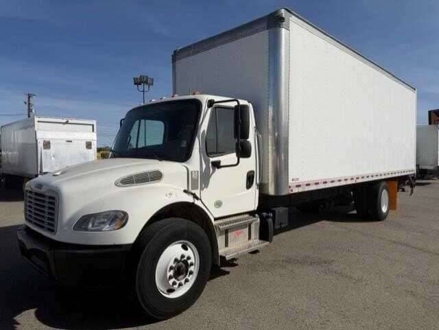 2021 Freightliner M2 image 1