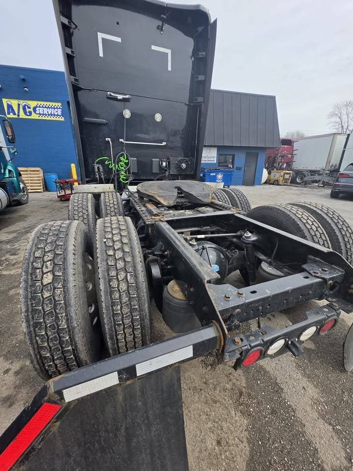 2019 Kenworth T680 image 9