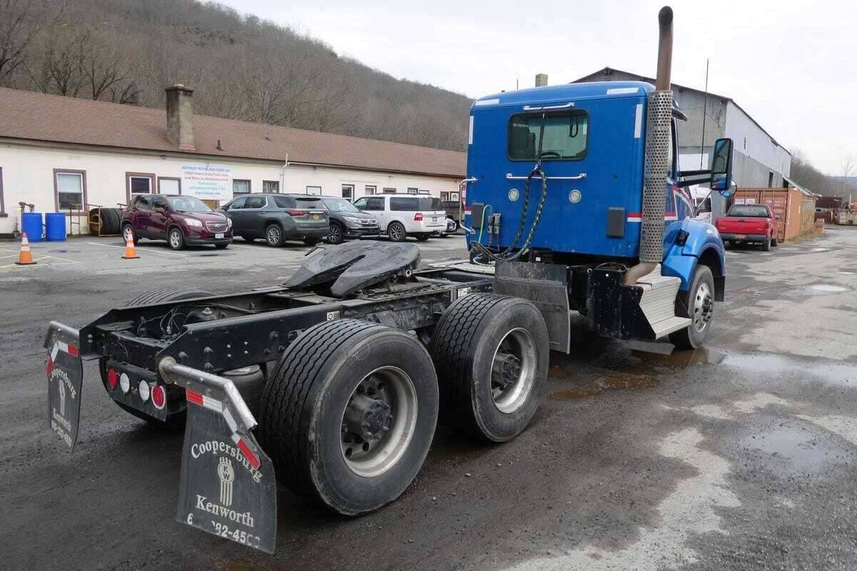 2017 Kenworth T880 image 4