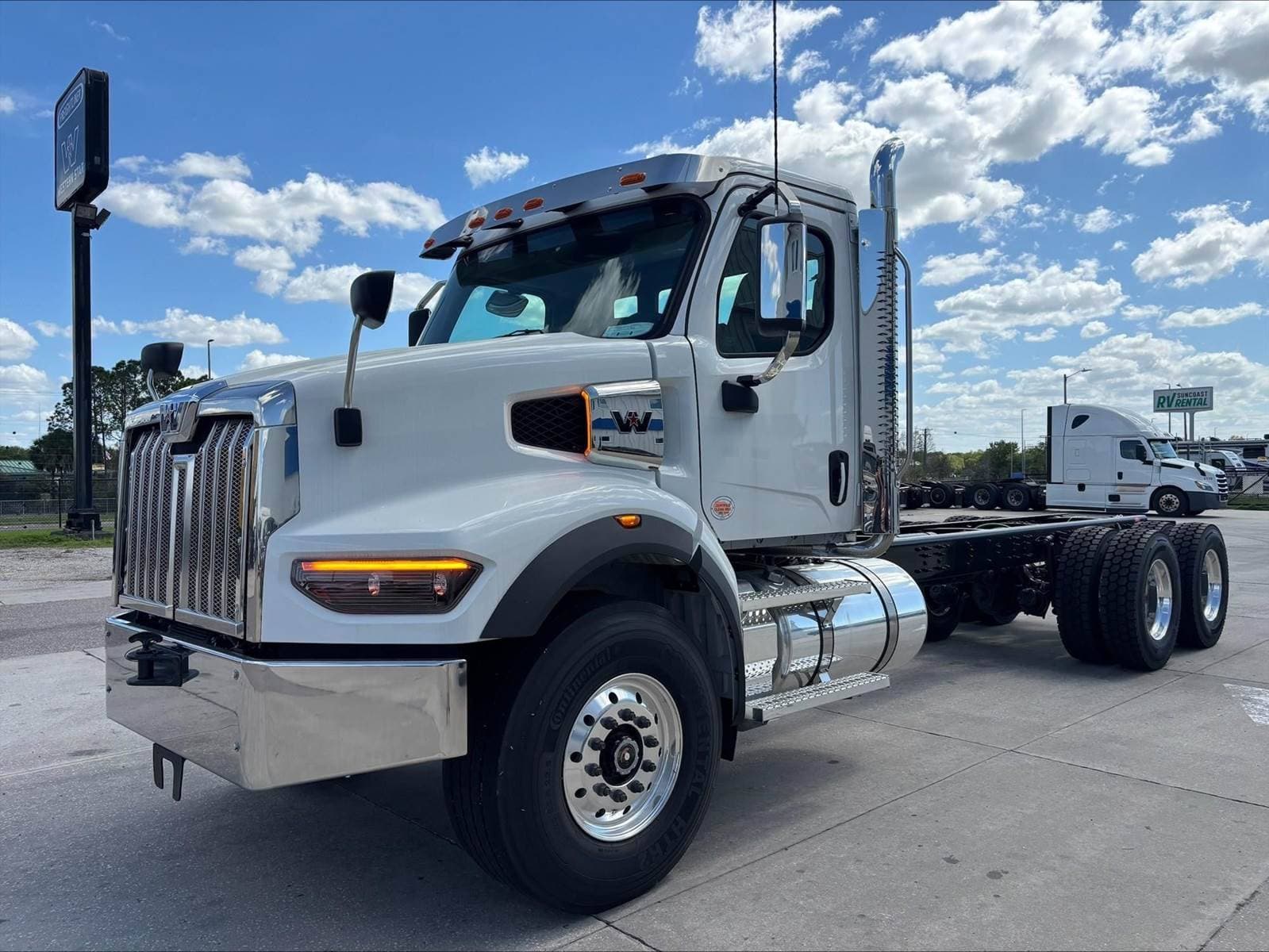 2026 Western Star 49X Chassis image 2