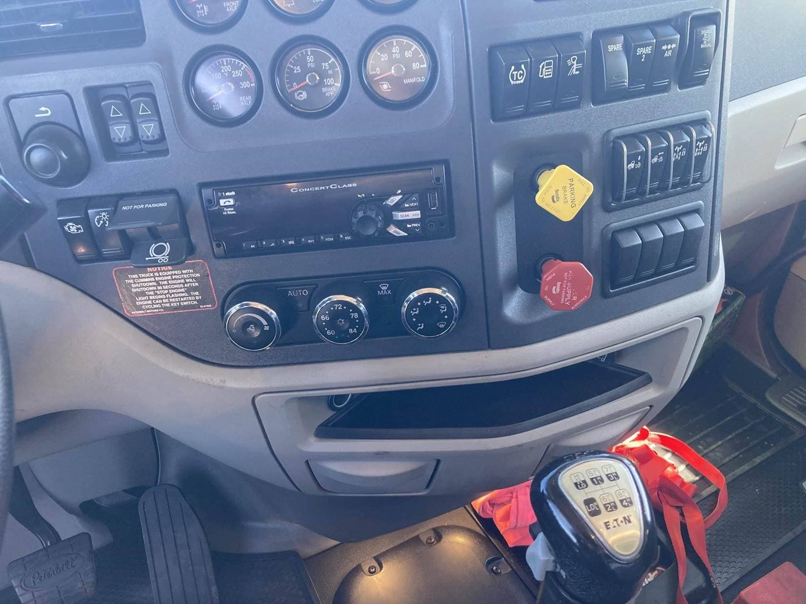2020 Peterbilt 567 image 5